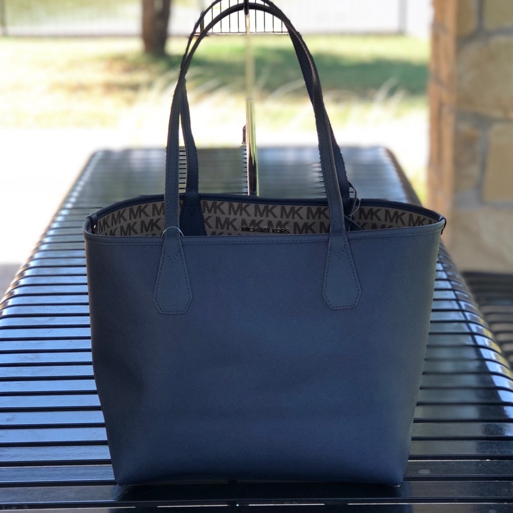 Michael Kors Candy Reversible Tote Bag w/ Pouch - Picture 2 of 8